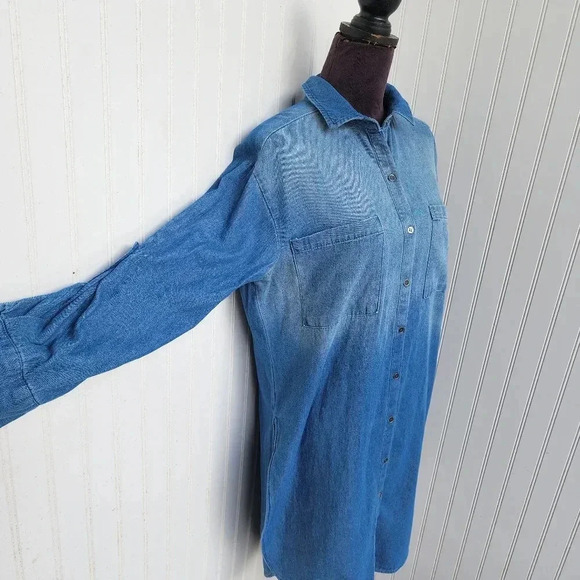 NWT L.I.F.E. Shirt Blue Denim Distressed Button Up Long Sleeve Cover Up Slits S - Picture 4 of 14